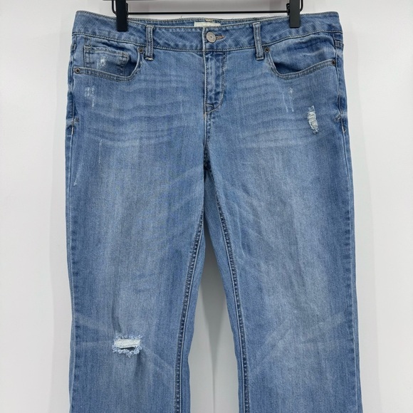 Aeropostale Jeans Women 13/14 Chelsea Bootcut Light Wash Denim Distressed 34x28 - Picture 2 of 11